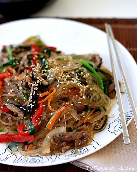 To Food with Love: Japchae (Korean Stir-fried Sweet Potato Noodles) Chap Chae, Sweet Potato Stir Fry, Stir Fry Glass Noodles, Korean Stir Fry, Korean Glass Noodles, Potato Noodles, Korean Cooking, Sweet Potato Noodles, Glass Noodles