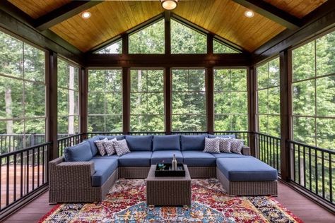 Sunroom vs. Screened Porch: Which Is Right for You? Screened In Porch Cost, Enclosed Patio Ideas, Porch Enclosures, Three Season Porch, Four Seasons Room, Sunroom Addition, Three Season Room, Modern Screens, Enclosed Porches