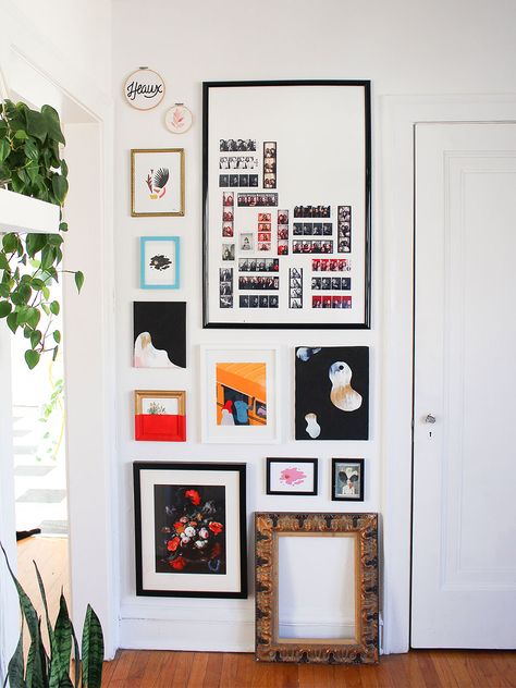 An Art Curator’s Tried-and-True Tips for Hanging a Gallery Wall Gallery Wall Tips, Entryway Gallery Wall, Gallery Wall Bedroom, Gallery Wall Layout, Frame By Frame, Welcome To My House, Apartment Art, Hanging Frames, Art Curator