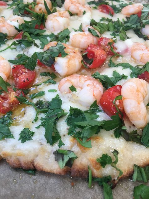 Low FODMAP Shrimp Scampi Pizza - For A Digestive Peace of Mind—Kate Scarlata RDN Low Fodmap Shrimp, Shrimp Scampi Pizza, Lowfod Map, Scampi Pizza, Kate Scarlata, Fodmap Dinner, Fod Map, Fodmap Recipes Dinner, Low Fodmap Recipes Dinner