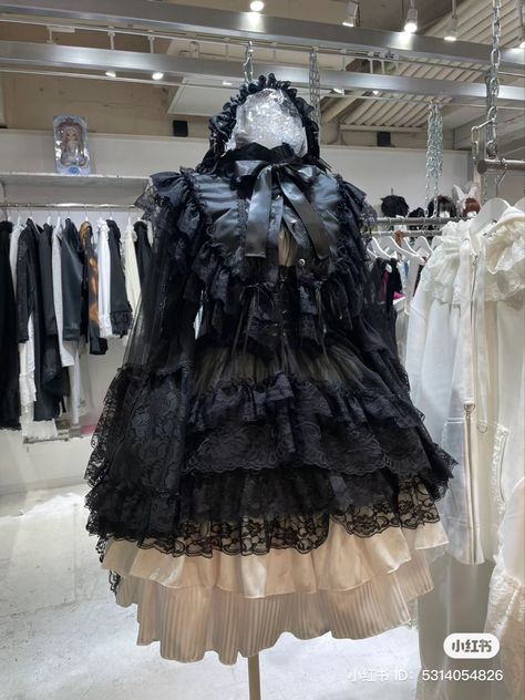 Goth Gyaru Outfits, Gothic Lolíta Dress, Lotia Fashion Goth, Gothic Doll Outfit, Dark Lolíta Outfit, Formal Goth Dress, Egl Fashion Gothic, Gothic Ouji Fashion, Dark Japanese Aesthetic