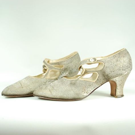 1920s Silvery Metallic Jacquard Maryjane Pumps / Size 8 / Marshall Field and Co Chicago 1930s Flapper Wedding Shoes - Etsy 1930s Shoes, Flapper Wedding, 1920s Shoes, Exhibition Catalogue, The Roaring Twenties, 1920 Fashion, Roaring Twenties, 1920s Fashion, Evening Shoes