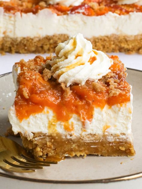 Peach Crisp Cheesecake, Peach Cheesecake Bars, No Bake Peach Cheesecake, Sims Home, Easy Chocolate Ganache, Peach Cheesecake, Baklava Cheesecake, Cheesecake Squares, Chocolate Ganache Recipe