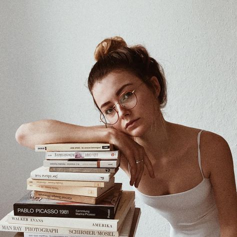 Author Photoshoot, Reader Lives A Thousand Lives, Tumblr Photoshoot, Business Photoshoot, Goals Pictures, Yoga Health, Comfy Fashion, Instagram Inspo, Fashion Photoshoot