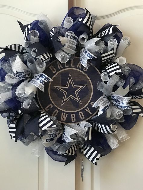 Dallas Cowboys Christmas Tree Ideas, Cowboys Christmas Tree, Cowboy Christmas Tree Ideas, Dallas Cowboys Christmas Tree, Nfl Wreaths, Dallas Cowboys Crafts, Dallas Cowboys Wreath, Dallas Cowboys Christmas, Cowboys Pictures