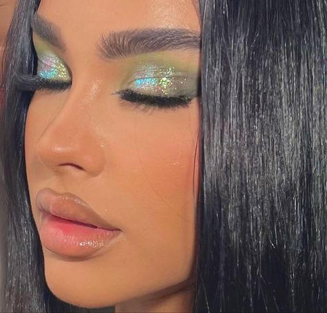 Sza Concert Makeup Ideas, Red Hair Green Eyes Makeup, The Idol Makeup, Tropical Eyeshadow, 2016 Makeup Trends, Cover Couple, Fashion Vogue, Glam Makeup Look, Dope Makeup