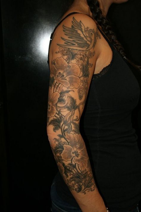 Unique Sleeve Tattoo For Girls Tattoo Shading, Girls With Sleeve Tattoos, Full Sleeve Tattoo Design, Flower Sleeve, Flower Tattoo Sleeve, Tattoos Skull, Girl Sleeves, Full Sleeve Tattoos, Arm Sleeve Tattoos