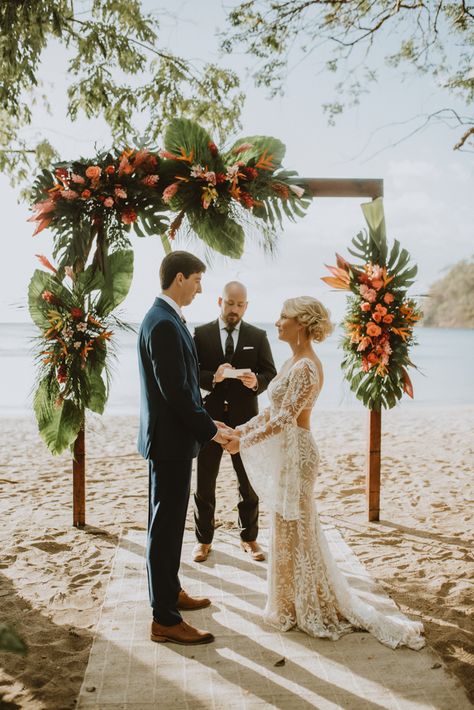 Beach Wedding Arch, Watters Wedding Dress, Tropical Glam, Dream Beach Wedding, Tropical Beach Wedding, Costa Rica Wedding, Estilo Tropical, Beach Wedding Inspiration, Bali Wedding