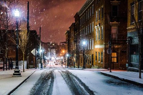 Town Wallpaper, Ohio Winter, Winter Town, Winter Packing List, Winter Packing, Winter Images, Wallpaper Laptop, Steamboat Springs, Ice Climbing