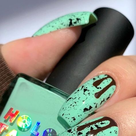 Marie-Lou on Instagram: "Anyone ask for mint chocolate chip ice cream with chocolate drizzle?😋🤎  As soon as mint chocolate chip ice cream was mentioned in @simplynailogical stream, I immediately ran to paint it on my nails using the new Black Flake Taco🤩 It turned out exactly how I wanted!! I do make it hard for myself not to lick the nail polish😆  Confession time…. I hate mint flavoured dessert😅 I am of the ones cursed with the toothpaste taste. That’s all it feels like to me! I don’t like mint chocolate chip ice cream, candy cane Oreos, chocolate with mint, nope!! Idk if I’m in the majority, let me know!  Polishes used: @holotaco  🤍 Peely Base 💚 Crime and Punishmint** 🤎 Brownie Points** 🖤 Black Flake Taco** 🤍 @sally_hansen Fast Dry Top Coat  **Gifted products received as PR  #f Mint Chocolate Nails, Ice Cream Nails, Mint Aesthetic, Ice Cream Illustration, Mint Chocolate Chip Ice Cream, Cream Candy, Mint Chocolate Chip, Chocolate Chip Ice Cream, Brownie Points