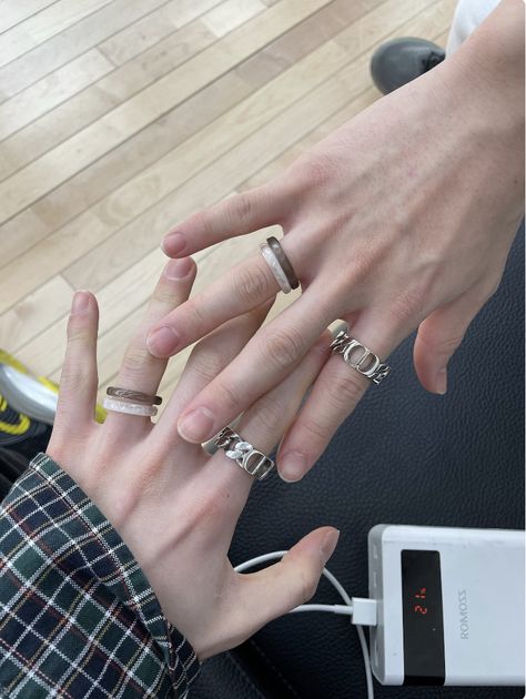 Homaika Rings, Hyunlix Couple, Kids Rings, Couple Ring, Matching Rings, Felix Stray Kids, Couple Rings, Me Too Shoes, Dior