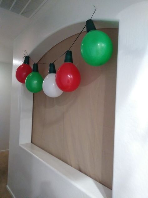 Lightbulb Door Decorations Classroom, Light Bulb Balloons, Diy Balloon Christmas Lights, Light Bulb School Theme, Christmas Light Balloons, Light Bulb Moments Classroom, Ward Christmas Party, Balloon Lights, Balloon Pop