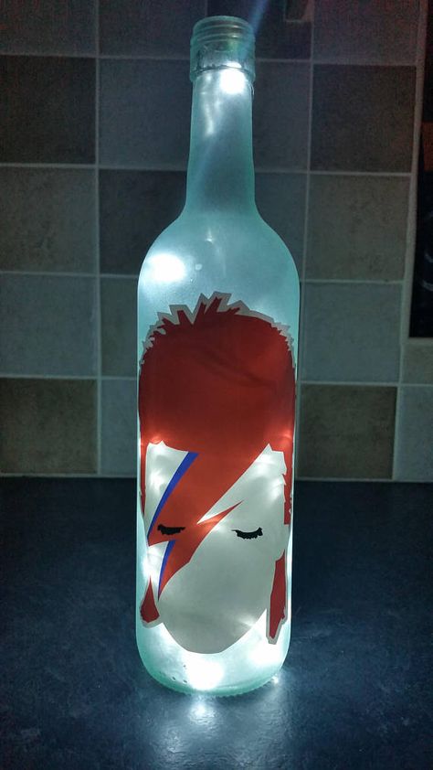 Check out this item in my Etsy shop https://www.etsy.com/uk/listing/516225610/david-bowie-ziggy-stardust-aladdin-sane David Bowie Gift Ideas, David Bowie Party, Bowie Birthday, David Bowie Birthday, Tattoo Studio Interior, Bowie Ziggy Stardust, David Bowie Ziggy Stardust, 46th Birthday, David Bowie Ziggy