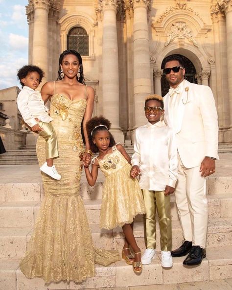 Ciara And Russell Wilson Family, Nuclear Family Pictures, Opposite Attracts, African Magic, Dolce And Gabbana Fashion Show, Dolce Gabbana Alta Moda, Ciara And Russell Wilson, Ciara And Russell, Vanessa Bryant