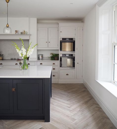 INSIDE NUMBER SIXTEEN | Helen on Instagram: “Evening folks. Just to be transparent the other two thirds of the kitchen wasn’t looking just as dapper when I took this shot. Baking mess,…” Kitchen Dining Living, Kitchen Style, Kitchen Flooring, Kitchen Interior, Kitchen Remodel, Cupboard, Home Organization, The Kitchen, Kitchen Dining