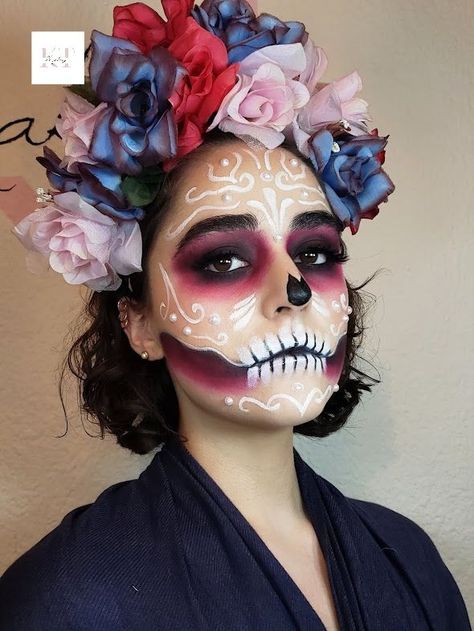 Easy catrina makeup, halloween, details in white. White Catrina Makeup, Easy Catrina Makeup, Catrina Makeup, Muertos Makeup, Dead Makeup, Creative Makeup Looks, Halloween Costumes For Girls, Glam Rock, Creative Makeup