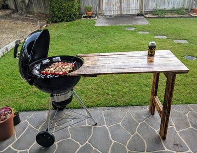 Bbq Side Table Diy, Weber Kettle Grill Table, Backyard Bbq Table, Weber Grill Table Diy, Build A Bbq, Weber Grill Table, Diy Grill Table, Patio Table Plans, Kettle Bbq