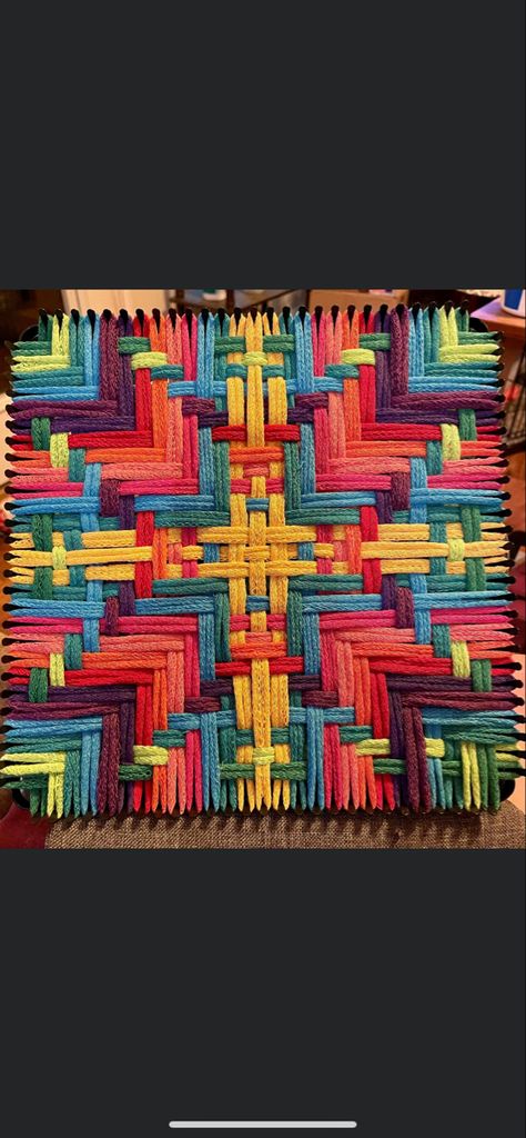 Weaving Loops Ideas, Harrisville Designs Potholders, Pot Holder Patterns Loom, Pot Holder Loom Projects, Square Loom Projects, Loop Potholder Patterns, Potholder Loom Patterns Free, Loom Potholder Patterns, Potholder Loom Patterns