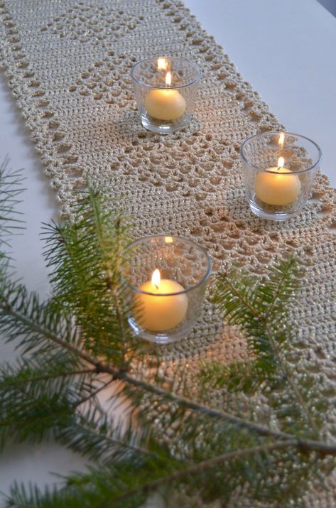 Crochet Table Runner, Christmas Knitting, Christmas Crochet, Tea Light Candle, Table Runner, Table Runners, Christmas Diy, Table Cloth, Sparkle