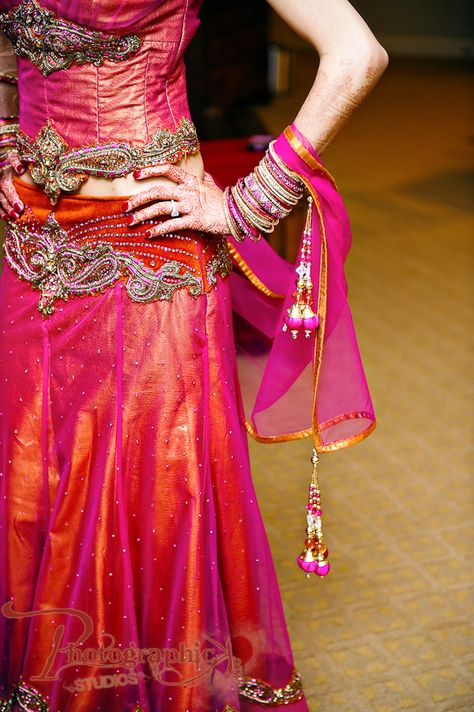 Bridal dress Magenta Outfit, Patiyala Dress, Indian Wedding Bride, Indian Colours, Ghagra Choli, Bollywood Wedding, Indian Couture, Indian Weddings, Indian Attire