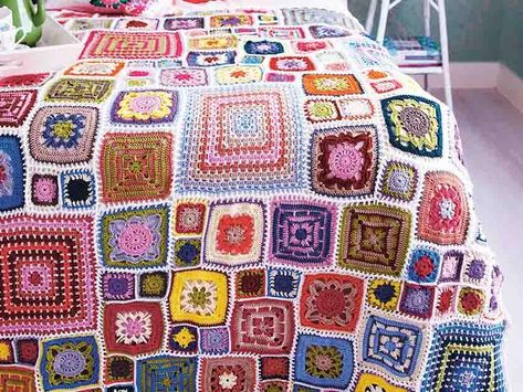 Happily Ever After Granny Square Blanket Crochet-A-Long – The Knitting Network Patchwork Granny Square Blanket, Scrap Crochet, Scrap Projects, Granny Square Crochet Patterns Free, Green Yarn, Crochet For Beginners Blanket, Creative Crochet, Crochet Granny Square Blanket, Crochet Bedspread