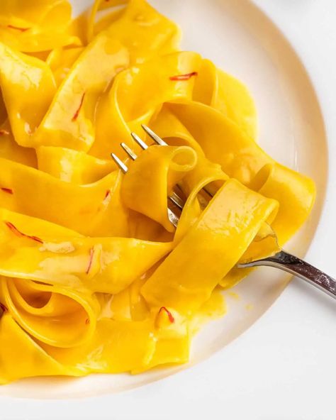 Easy Creamy Saffron Pasta Sauce - The Burnt Butter Table Saffron Pasta, Saffron Sauce, Leek Pasta, Burnt Butter, Creamy Pasta Sauce, Creamy Parmesan Sauce, Pappardelle Pasta, Butter Pasta, Creamy Parmesan