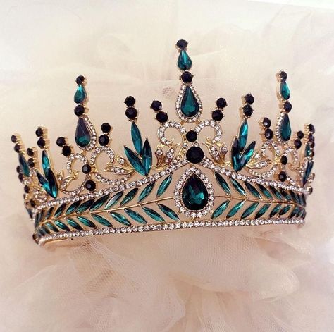 Crown Emerald Green, Black Quinceanera Theme, Crown Emerald, Emerald Green Quinceanera Theme, Quince Crowns, Emerald Crown, Enchanted Forest Quinceanera Theme, Quince Crown, Green Quinceanera Theme