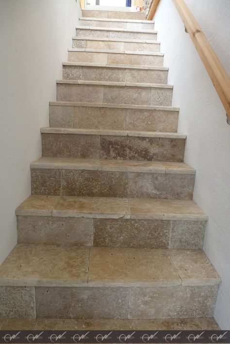 Travertine Steps, Travertine Stairs, Stairs Tiles Design, Farmhouse Stairs, Luxury Stairs, Tiled Staircase, Rustic Staircase, Pools For Small Yards, Staircase Interior Design