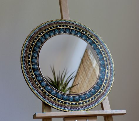 Dotting art Mirror Mandala, Designer Mirror, Mirror Ideas, Art Decor Diy, Mirror Designs, Canvas Art Painting, Mandala Art, Diy Art, Decor Diy