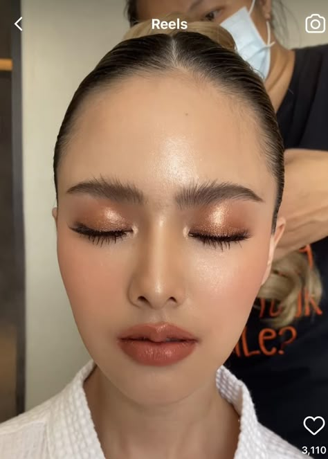 Wedding Makeup For Bridesmaids Natural Looks, Aesthetic Wedding Makeup, Formal Dinner Makeup, Simple Event Makeup, Asian Glowy Makeup, Natural Make Up Asian, Graduation Looks Makeup, Asian Eye Makeup Wedding, Kpop Makeup Female