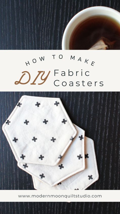 Coffee Sewing Projects, Fabric Crafts For Beginners, Placemats Sewing Projects, Trivets Diy Fabric, How To Sew A Coaster, Easy Coasters To Sew, Fabric Coaster Ideas, Fabric Coasters Tutorial, Coaster Patterns Sewing