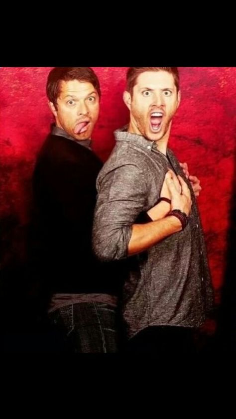 My dorks Supernatural Series, Supernatural Actors, Supernatural Imagines, Jensen And Misha, Supernatural Wallpaper, Supernatural Pictures, Dean And Castiel, Winchester Supernatural, Supernatural Destiel