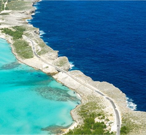 Glass Window Bridge - Eleuthera & Harbour Island in The Bahamas Harbour Island Bahamas, Eleuthera Bahamas, Glass Bridge, Bahamas Island, Pink Sand Beach, Harbour Island, Tourist Office, Destination Voyage, The Bahamas