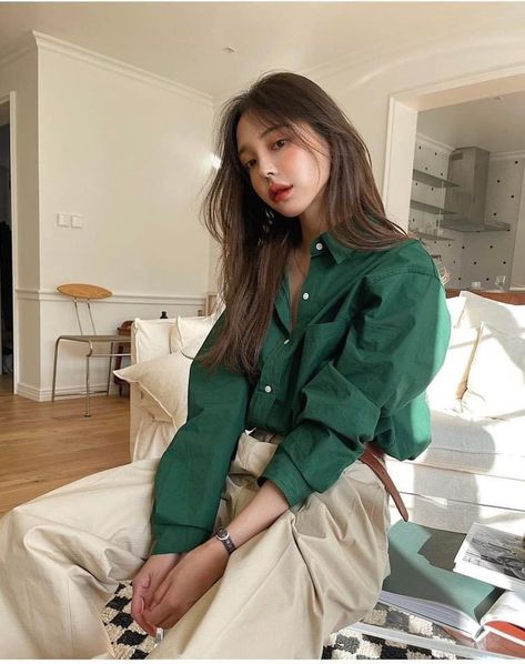 Green Shirt Korean Outfit, Green Shirt Aesthetic, Purple Fashion Outfit, Green Shirt Outfits, Modest Casual Outfits, Color Combos Outfit, Mommy Outfits, Classy Work Outfits, Korean Girl Fashion