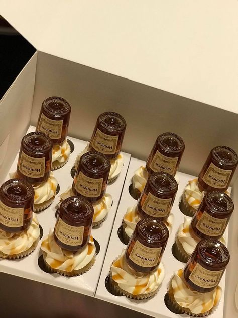 Hennessy infused cupcakes Alcohol Cupcakes Recipes, Infused Cupcakes Recipes, Boozy Cupcakes Recipes, Alcohol Infused Cupcakes, Alcohol Birthday Cake, Hennessy Cake, Alcoholic Cupcakes, Liquor Cake, Infused Cupcakes