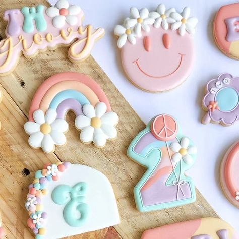 Flower Power Cookies, Two Groovy Birthday Cookies, Two Groovy Birthday Party Food, Two Groovy Cookies, Groovy Birthday Party Ideas, 2nd Birthday Cookies, Groovy Cookies, Cookie Workshop, Birthday Preppy