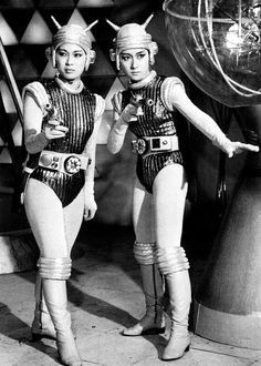 space women sci fi camp 1960s - Google Search | In Your Arms alien ... Space Age Fashion, Space Costumes, Space Fashion, Classic Sci Fi, Space Girl, Vintage Space, Science Fiction Art, B Movie, Retro Futuristic