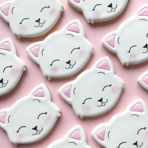 kitten cookies Cupcakes Decoration For Kids, Little Cookie Co, Birthday Cake Cat, Cute Party Ideas, Cake Cat, Homemade Dog Cookies, Ideas Cupcakes, Dog Biscuit Recipes, Cupcakes Decorados