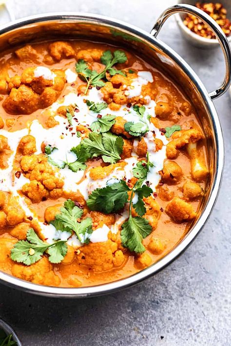 Creamy Cauliflower and Chickpea Curry - Cupful of Kale Vegan Cauliflower Curry Recipes, Indian Butter Cauliflower, Butter Cauliflower Indian, Cauliflower Curry Recipes, Indian Food Chicken, Chickpea And Cauliflower, Kale Cauliflower, Cauliflower And Chickpea Curry, Chickpea Vegan