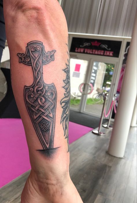 Tattoo spear of Odin named Gungnir. Gungnir Spear Tattoo, Gungnir Tattoo Design, Spear Of Odin Tattoo, Spear Head Tattoo, Viking Dagger Tattoo, Viking Spear Tattoo, Spear Tattoo Men, Celtic Dagger Tattoo, Odins Spear Tattoo