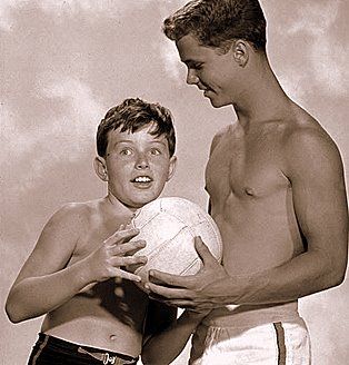 Shirtless Freedom: family friendly Jerry Mathers, Tony Dow, Johnny Crawford, Father Knows Best, Leave It To Beaver, Abc Photo, Childhood Memories 70s, Shorts Adidas, Kids Portraits