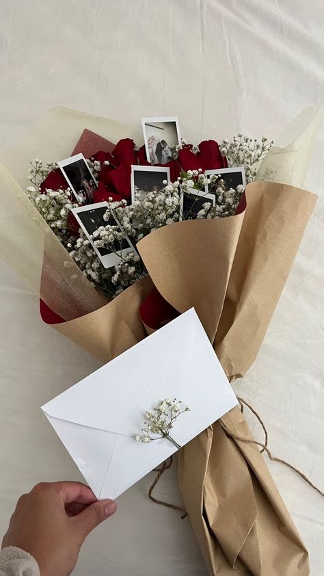 Gift Bouquet For Boyfriend, Rose For Boyfriend, Ideas For Anniversary, Birthday Bouquet Ideas, Birthday Bouquet Ideas For Her, Flower Bouquet For Boyfriend, 3 Roses Bouquet, One Rose Bouquet, Small Bouquet Ideas