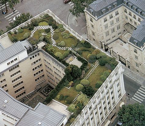 Inspirational green roof Green Roof Benefits, Pergola Shade Diy, Green Roof Garden, Green Roof Building, Rooftop Gardens, Roof Gardens, Nature Environment, Green Roofs, Rooftop Design