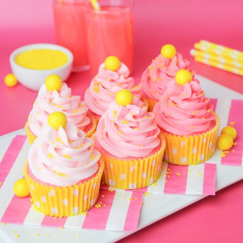 A simple cake mix hack - pink lemonade cupcakes! Don't let the summer slip by without a batch of these pink lemonade cupcakes! Pink Lemonade Cheesecake, Lemonade Frosting, Pink Lemonade Frosting, Lemonade Pie Recipe, Pink Lemonade Cookies, Pink Lemonade Cake, Cupcake Rosa, Pink Lemonade Recipes, Pink Lemonade Cupcakes