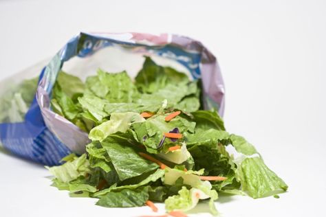 How To Keep Bagged Lettuce Fresh Salad Bag, Salad Mixes, Jif Peanut Butter, Salad Kits, Summer Salad Recipes, Salad Bar, Healthy Ingredient, Green Salad, Healthy Salads