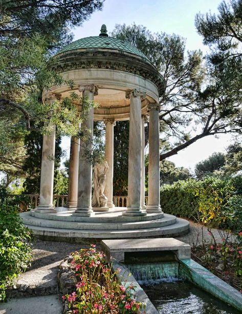 Villa Ephrussi de Rothschild - Hidden Gem on the French Riviera French Riviera Mansion, Europe Romance, Italian Chateau, Villa Ephrussi De Rothschild, Villa Ephrussi, French Villa, French Estate, Hawaii Hotels, Palace Garden