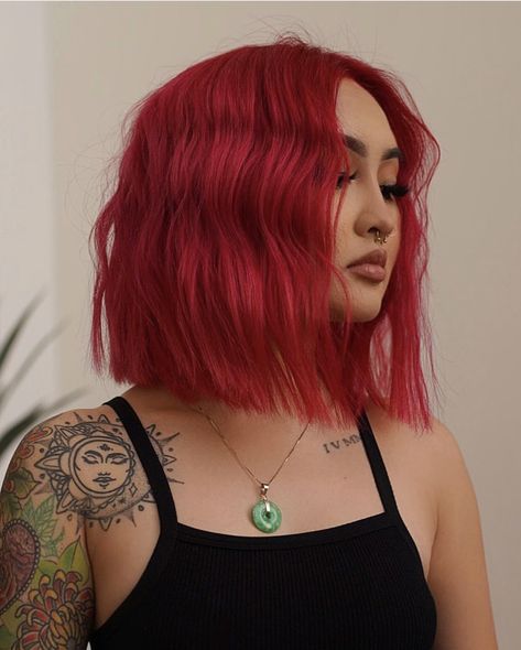 Bold Red Hair, Ideas For Fine Hair, Hair Color Ideas Trendy, Amazing Hair Color, Red Bob Hair, Vibrant Red Hair, Red Hair Trends, Red Hair Looks, Hair Color Guide