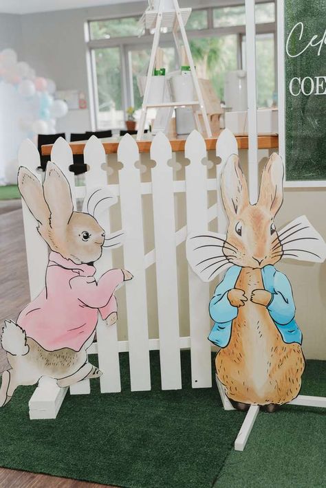 Peter Rabbit Photo Backdrop, Easter Vintage Decor, Peter Rabbit Garden, Peter Rabbit Theme Party, Rabbit Cafe, Rabbit Decorations, Vintage Peter Rabbit, Peter Rabbit Nursery, Peter Rabbit Birthday