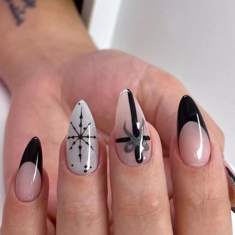 Gel X New Years Nails, Black Christmas Nail Ideas, Black Christmas Nail Art, Spooky Holiday Nails, Black Christmas Nails Designs, Black And White Holiday Nails, Christmas Nails Red And Black, Black Nails With Snowflakes, Christmas Nails Black And White