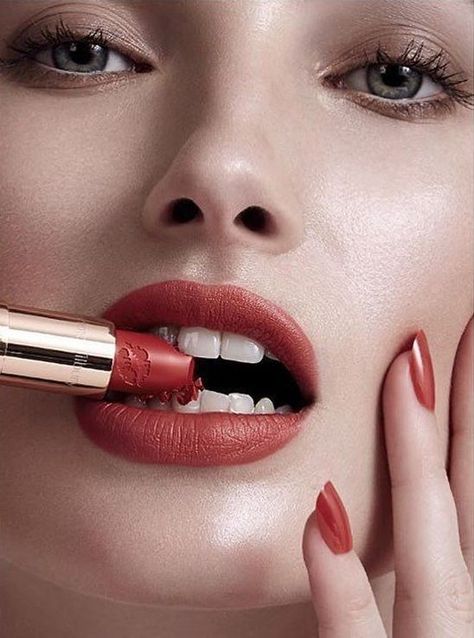 Lipstick Photos, Beauty Advertising, Favorite Recipes Dinner, To Be Honest, Makeup Ideas, Talk About, Lips, Makeup, Beauty